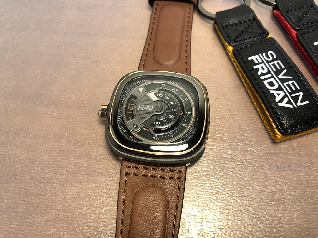 Tujuh FRIDAY jam tangan M2B/01 - Luxury Watch Holder For Men ulasan dan harga